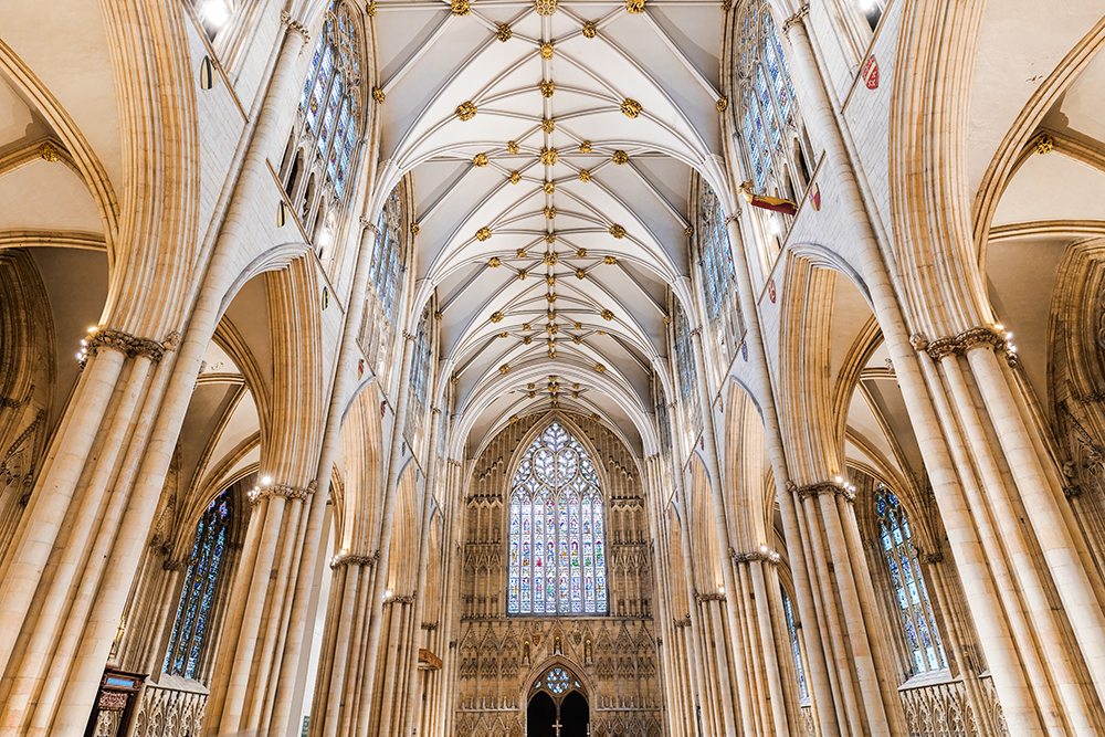 cathedral interior panasonic lumix s5 full-frame mirrorless