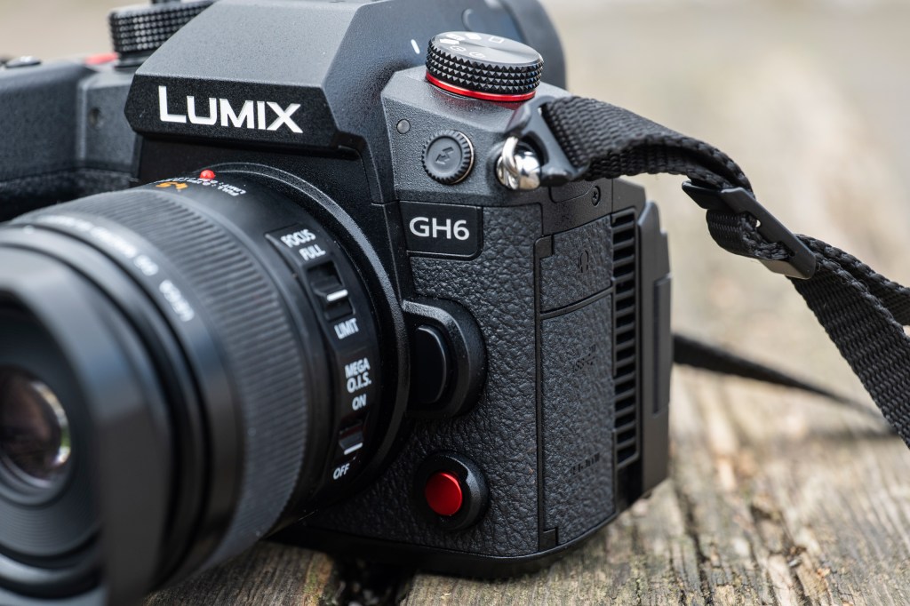 Panasonic Lumix GH6