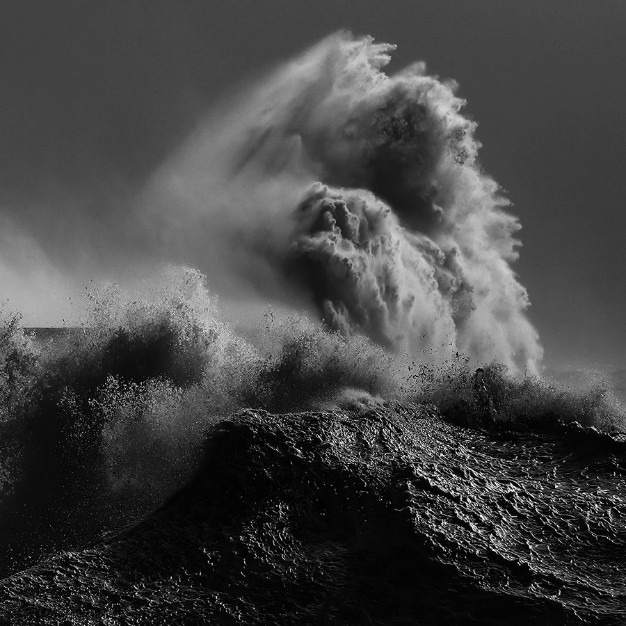 large sea wave crashing east sussex 