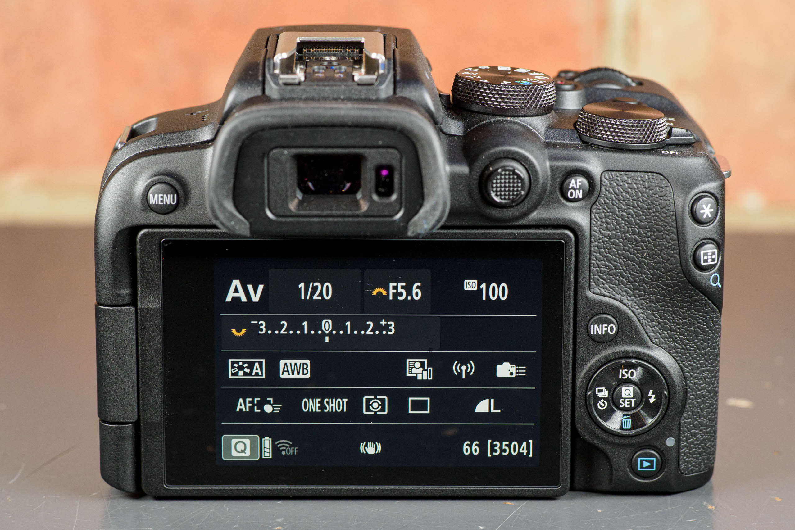 Canon Eos R10 LCD screen with shooting menu displayed