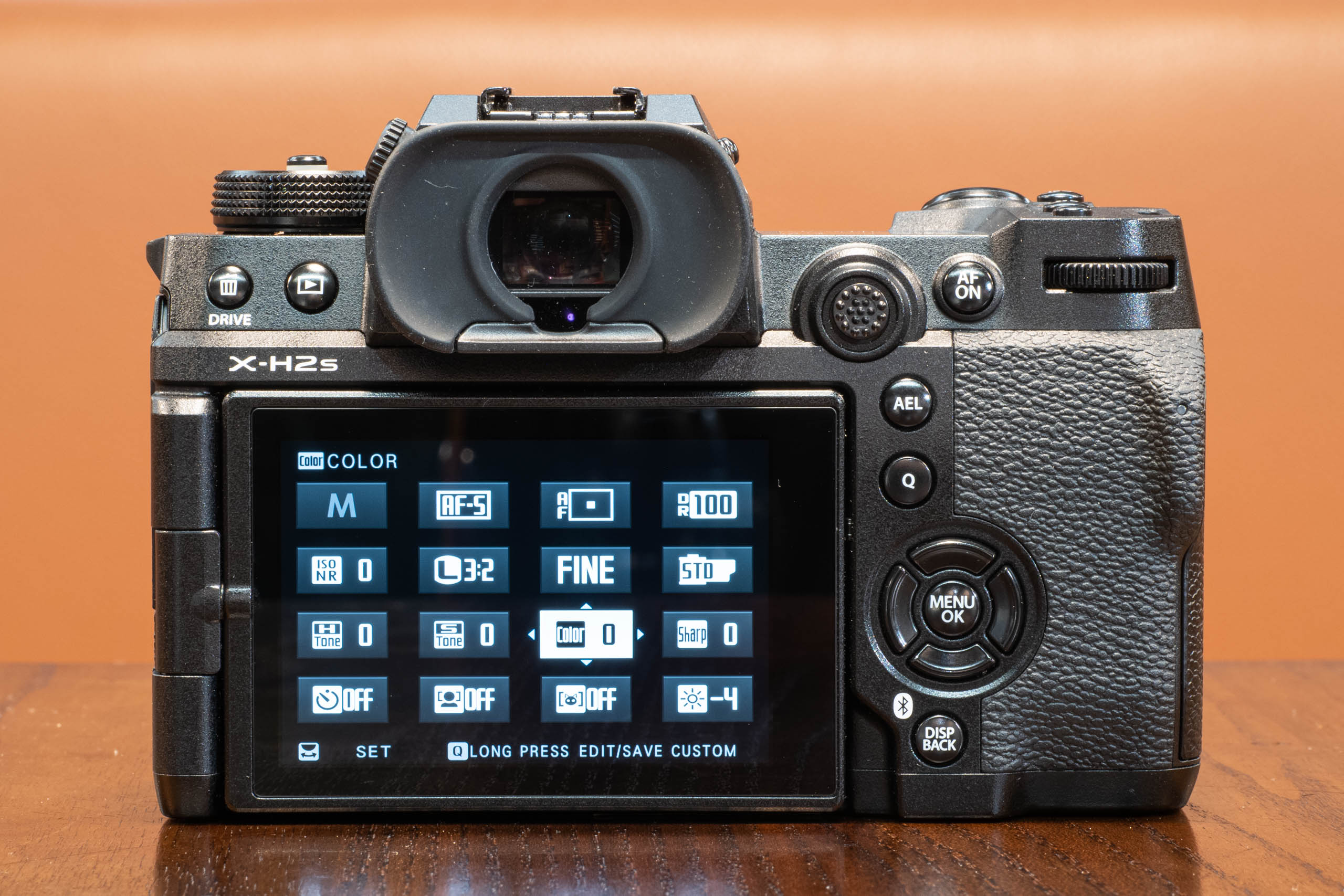 Fujifilm X-H2S vs X-T4 - The 10 Main Differences and Full