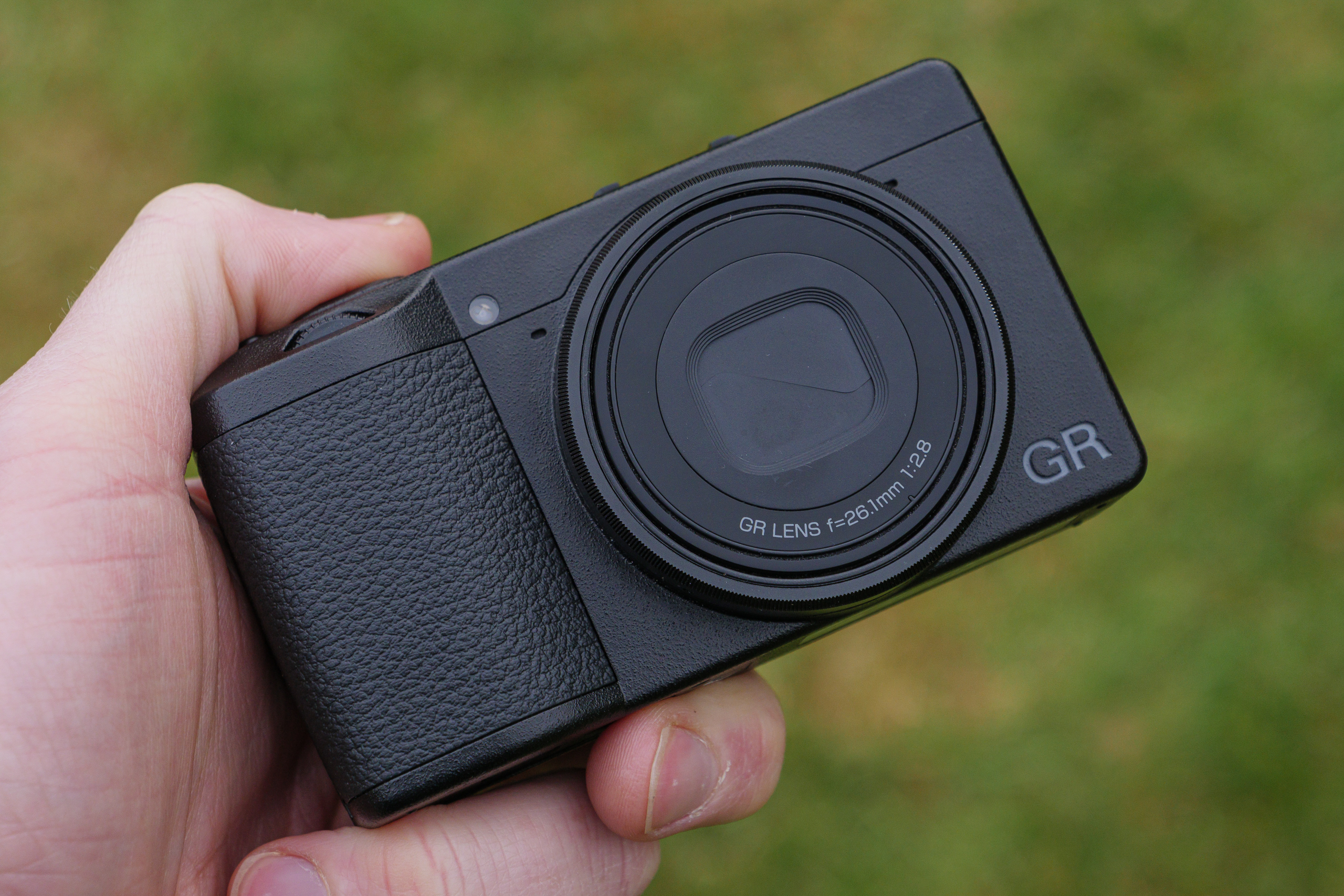 RICOH GR IIIx-