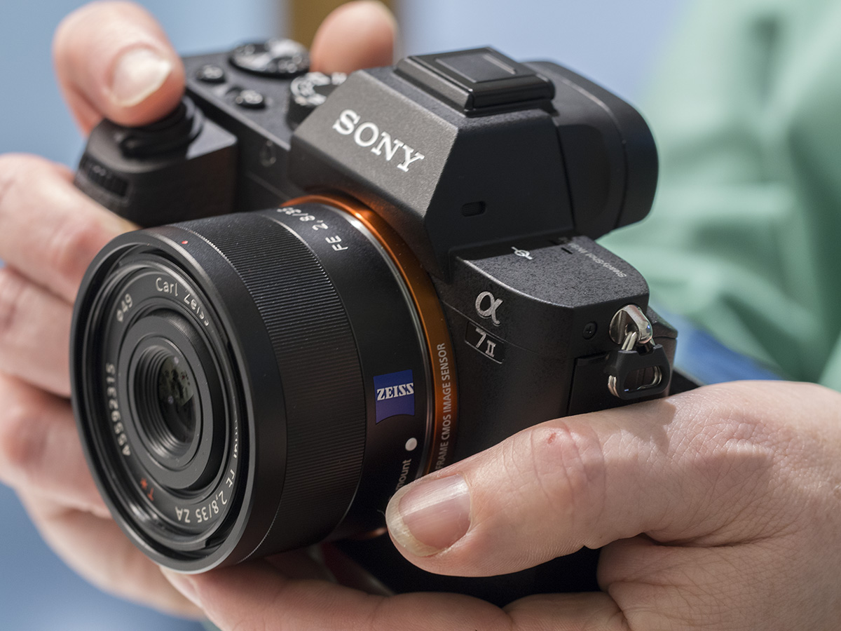 Sony Alpha 7 III | Full-Frame Mirrorless Camera (Fast 0.02s AF, 5-axis  in-Body Optical Image stabilisation, 4K HLG, Large Battery Capacity), Black