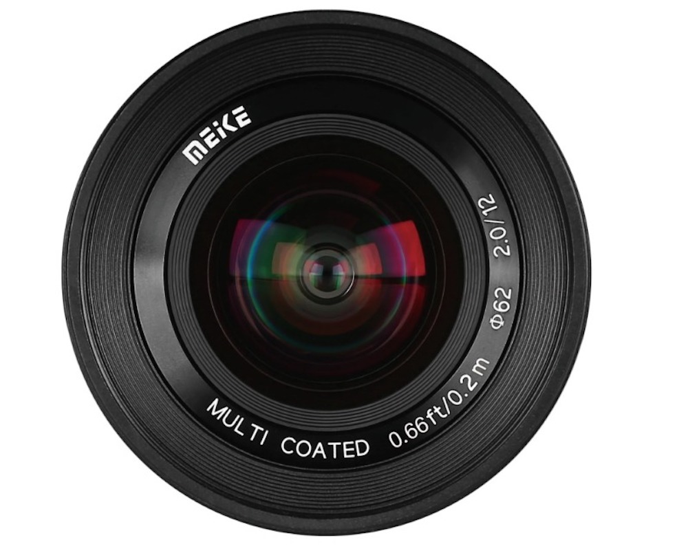 A front view of the multi-coated Meike 12mm F2.0 lens