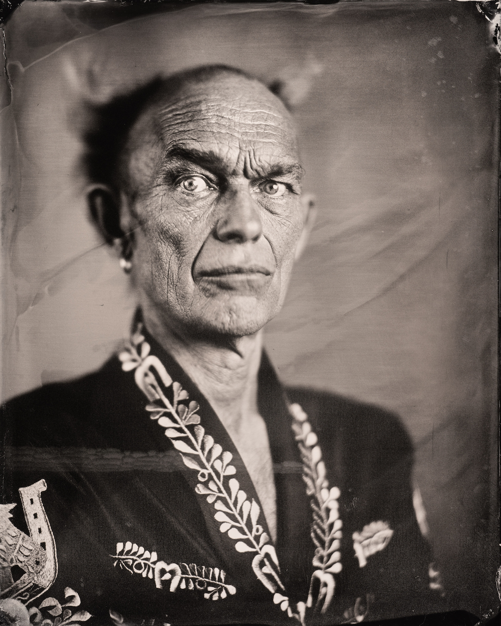 Doug Francisco of The Invisible Circus. 8x10 wet plate collodion tintype. © Guy Bellingham/International Portrait Photographer of the Year 2022