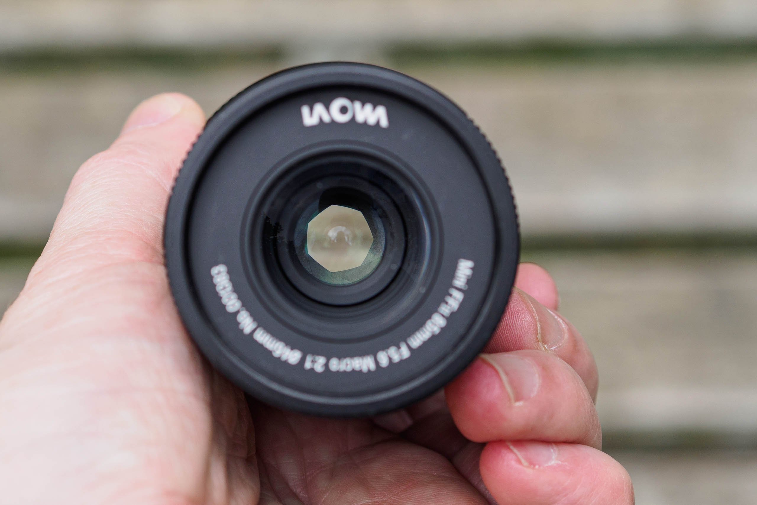 Laowa 85mm f/5.6 2x Ultra Macro APO 7-blade aperture