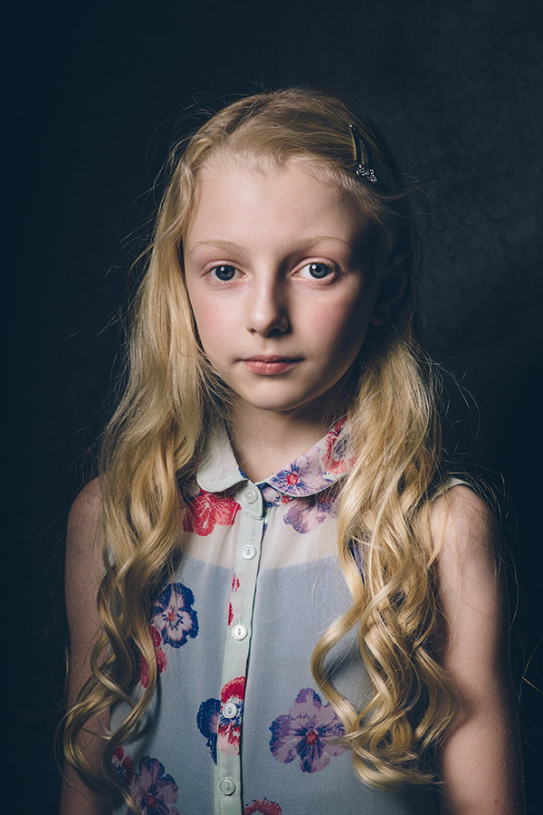 young blonde girl portrait by Carolyn Mendelsohn best british photographers