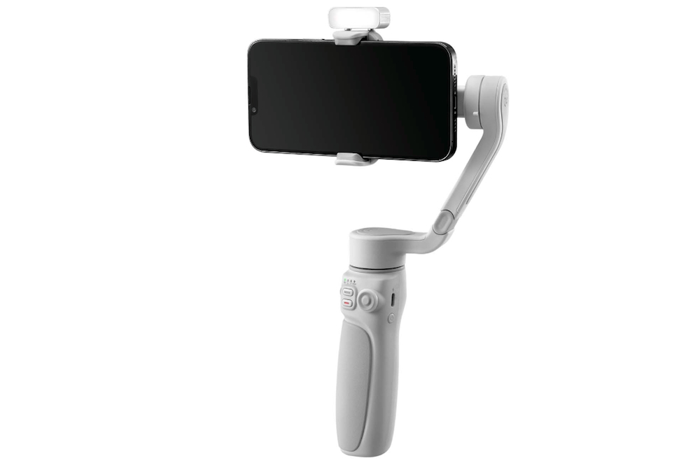 The Zhiyun SMOOTH-Q4 COMBO kit with its light