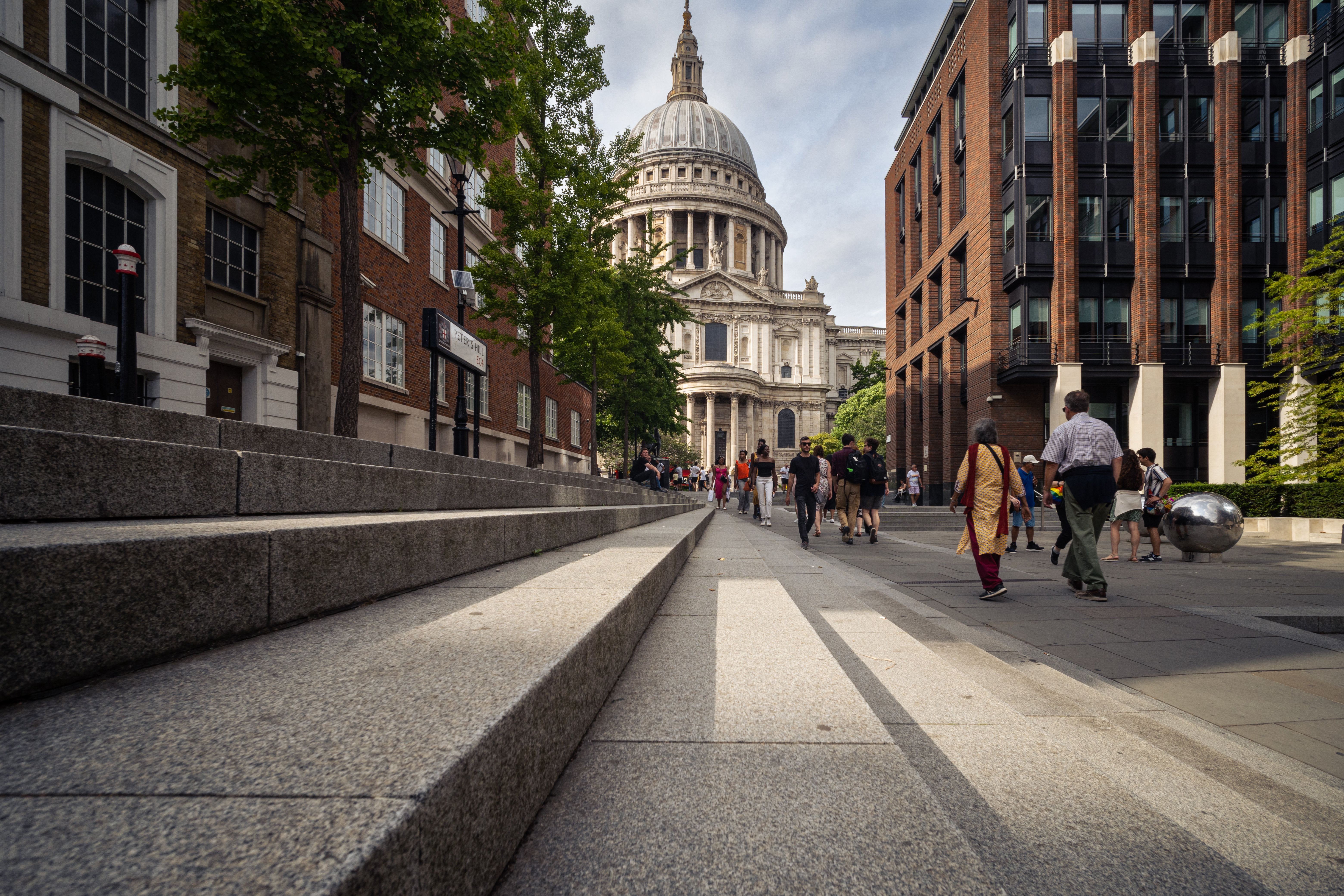 Lawoa 10mm F4 St Paul's Cathedral London sample image