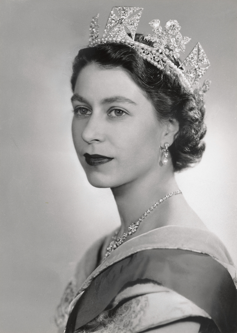 Dorothy Wilding, HM Queen Elizabeth II, 15 April 1952. The Queen wears the Diamond Diadem and the Nizam of Hyderabad necklace