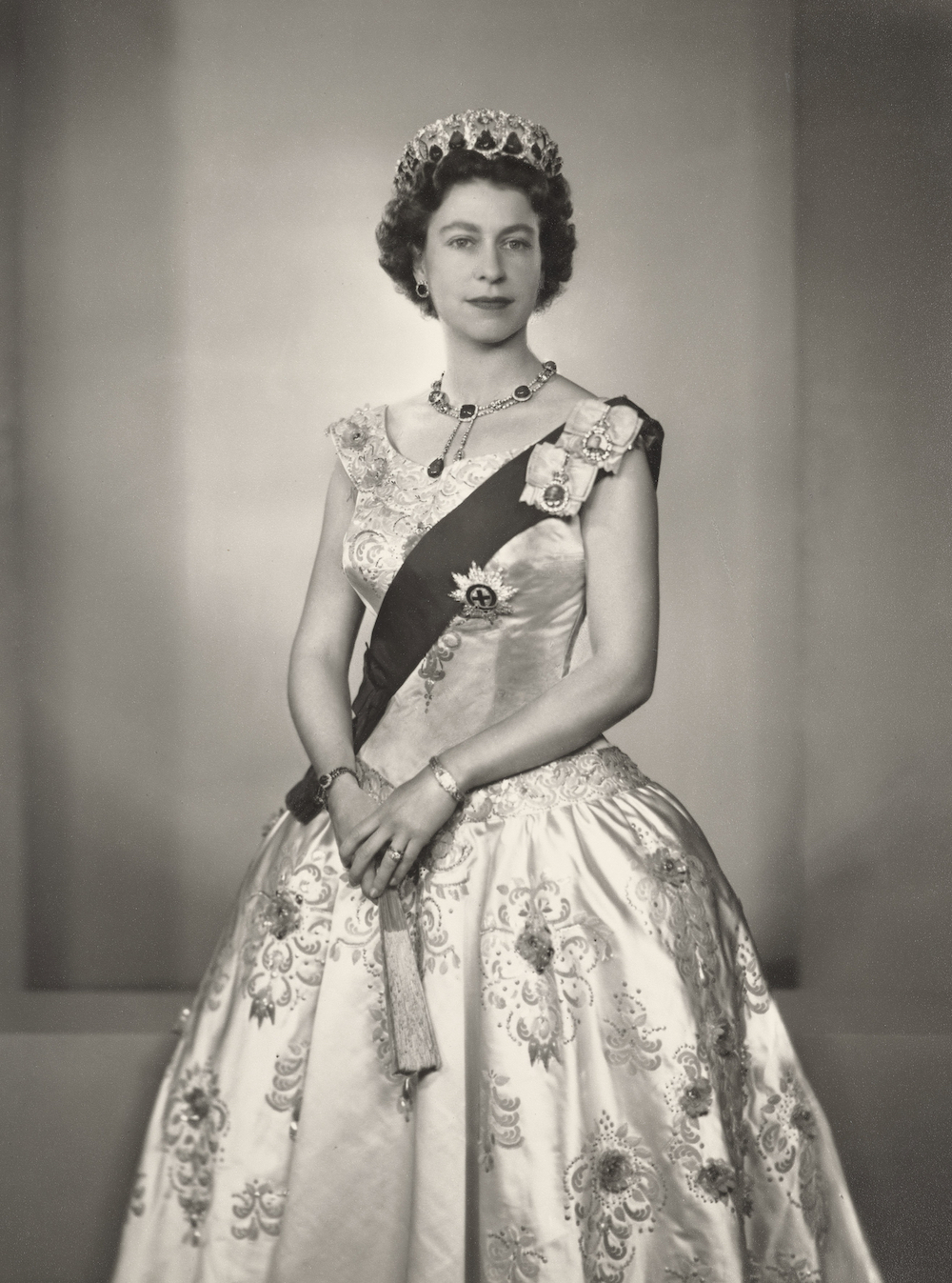 Dorothy Wilding portrait of HM Queen Elizabeth II, May 1956. The Queen wears the Vladimir Tiara and the Delhi Durbar necklace. © William Hustler and Georgina Hustler/Royal Collection Trust