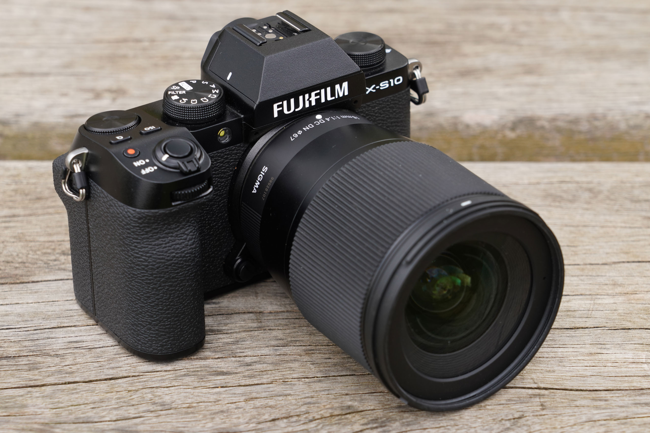 Sigma 16mm f/1.4 Review