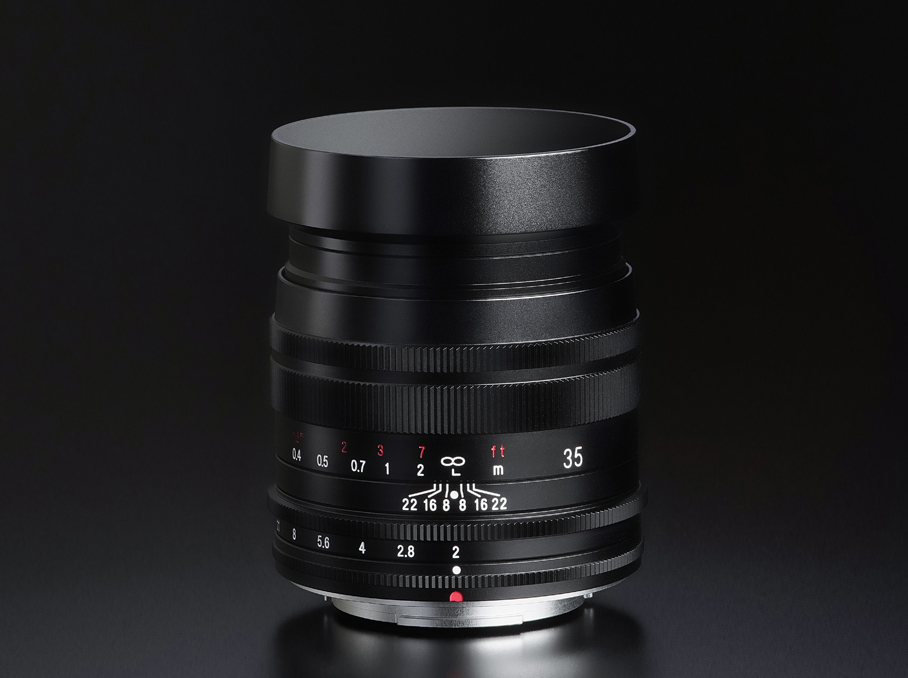 The new 35mm F2 macro lens brings the Voigtländer X-mount range up to three optics