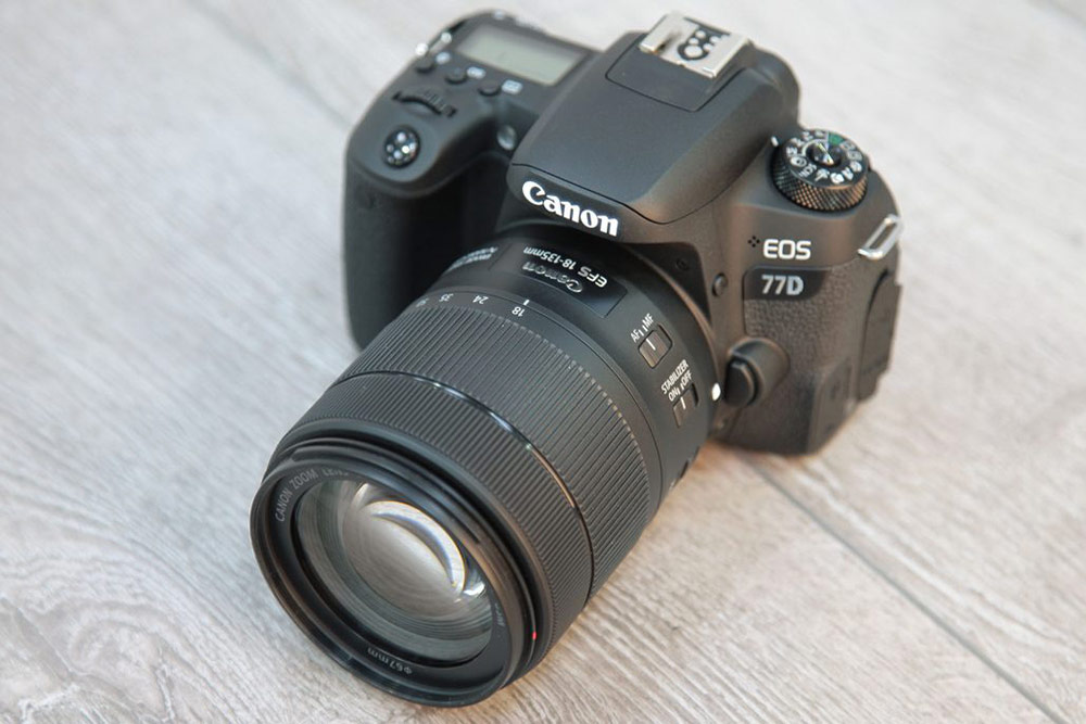 Canon EOS 77D review image