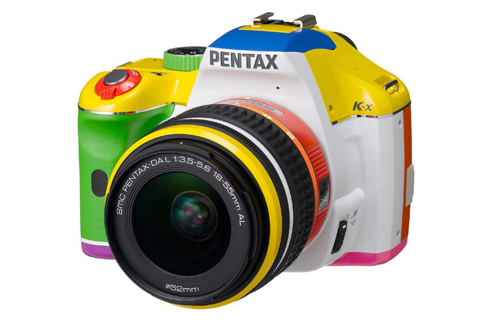 Pentax K-X Rainbox (Image Pentax/DC.Watch)