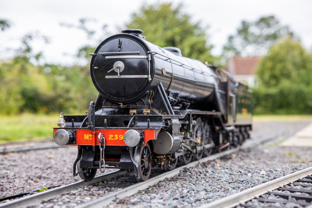 Photograph of a steam train captured with a Canon EOS R5 and an RF 24-70mm lens