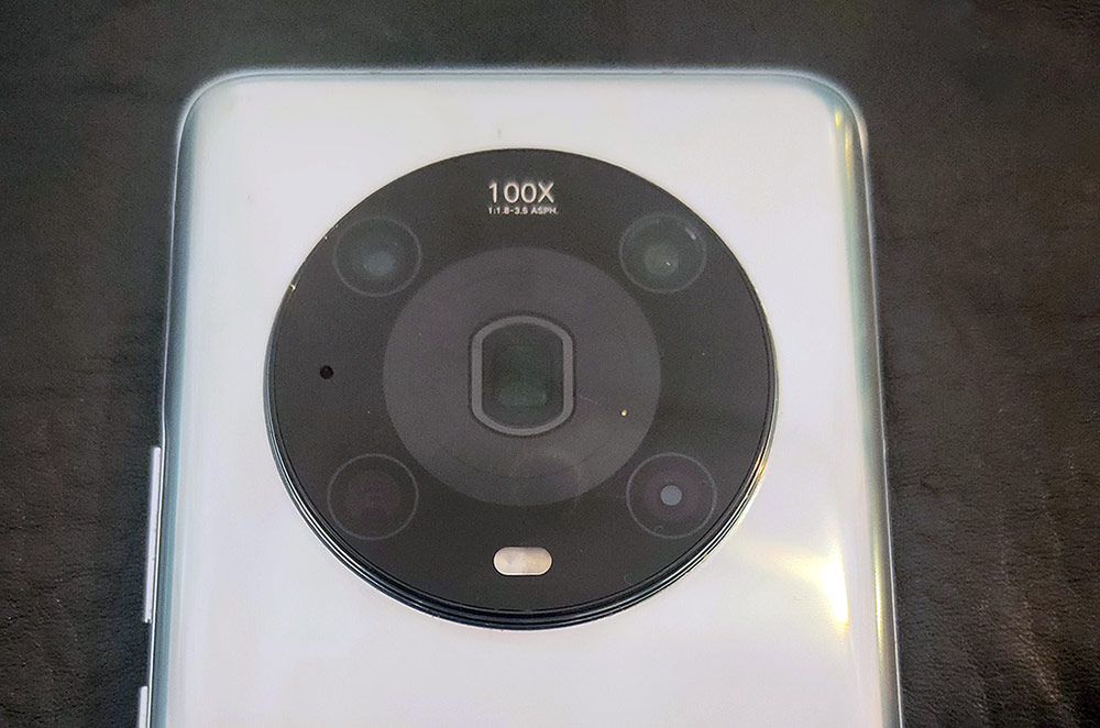 Honor Magic4 Pro rear camera detail