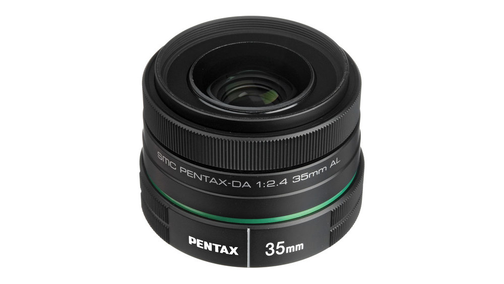 smc Pentax-DA 35mm F2.4 AL lens