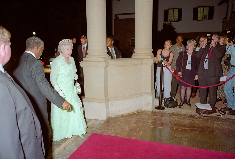 The Queen arrives at a reception at the Royal Hotel, Durban, South Africa, on 11 November 1999. © Peter Dench