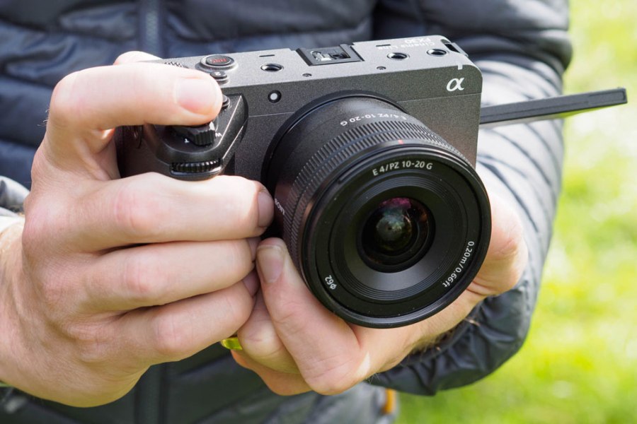 Sony FX30 in hand, photo: Andy Westlake / AP