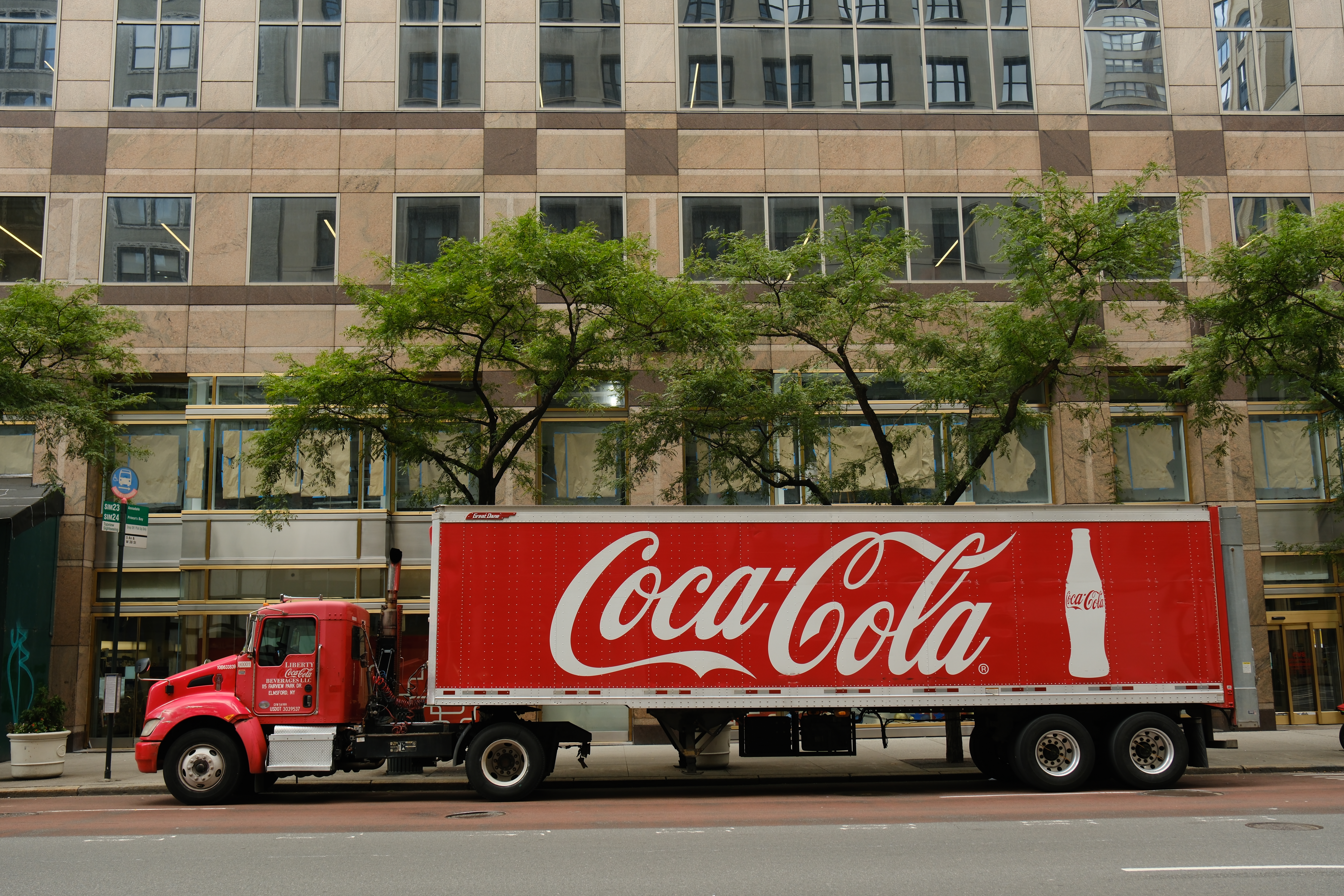 Coca-cola truck, New York, X-H2, 1/180s, f/4.5, ISO250, 23mm, -0.3EV, Joshua Waller