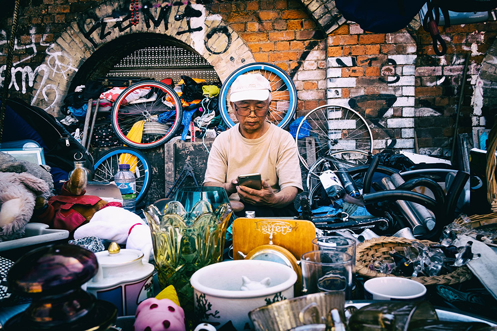 Market stallholder Fujifilm X-E3, 18mm, 1/50sec at f/8, ISO 400. Image: Will Cheung