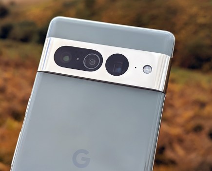 Google Pixel 7 Pro features an updated design, as well as an updated camera system, photo: Joshua Waller / AP