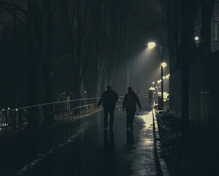 walking down a ukraine street in the dark iphone 7 plus