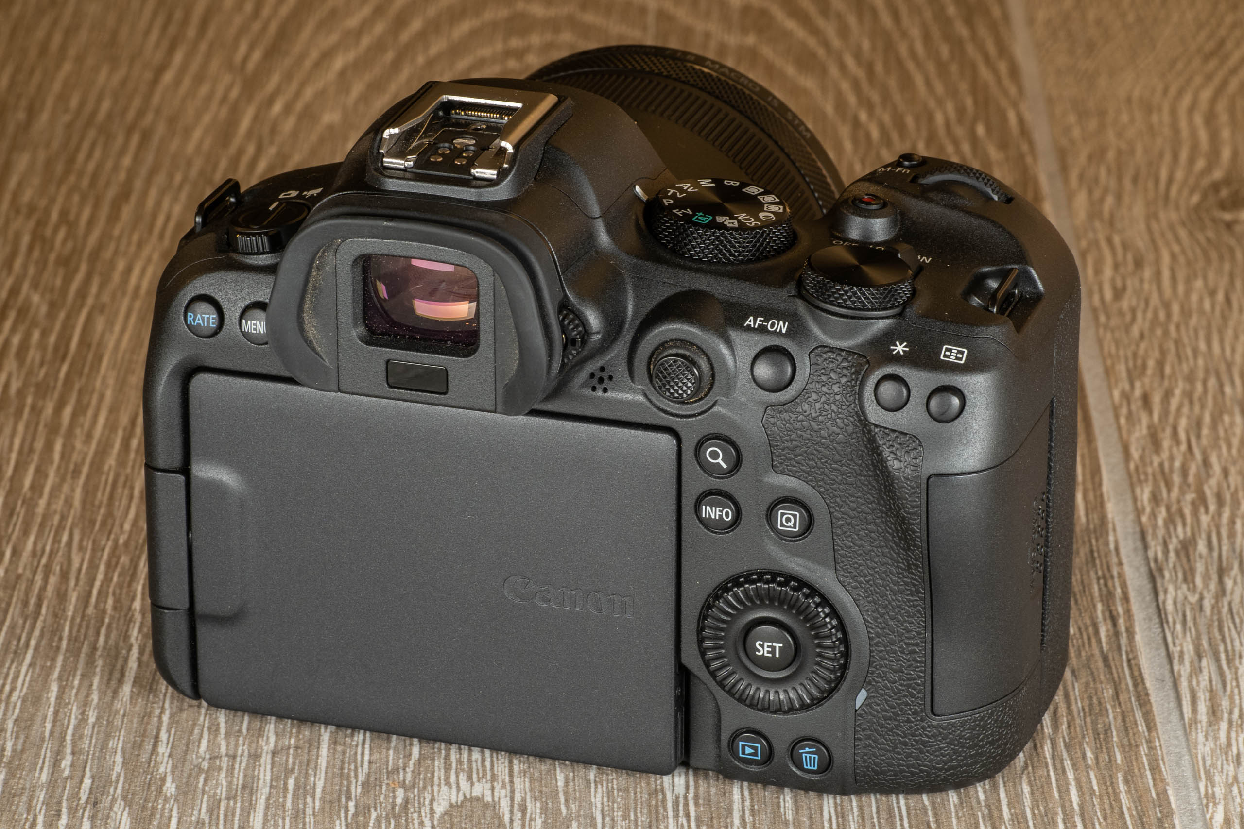 Canon EOS R6 Mark II controls 