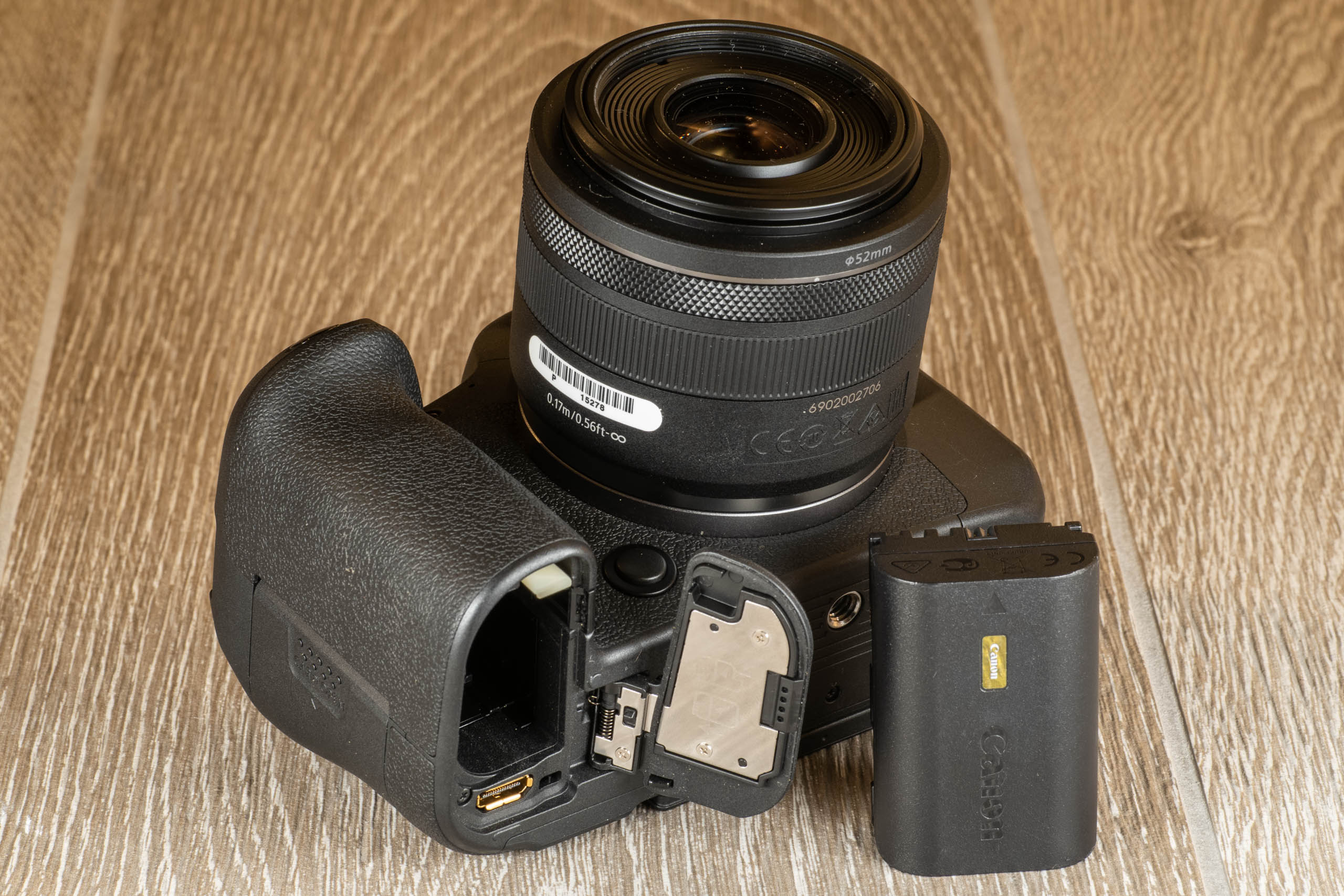 Canon EOS R6 Mark II battery