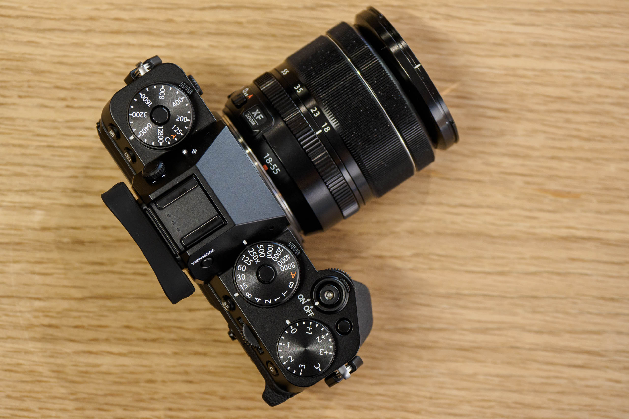 Fujifilm X-T5 analogue top dials