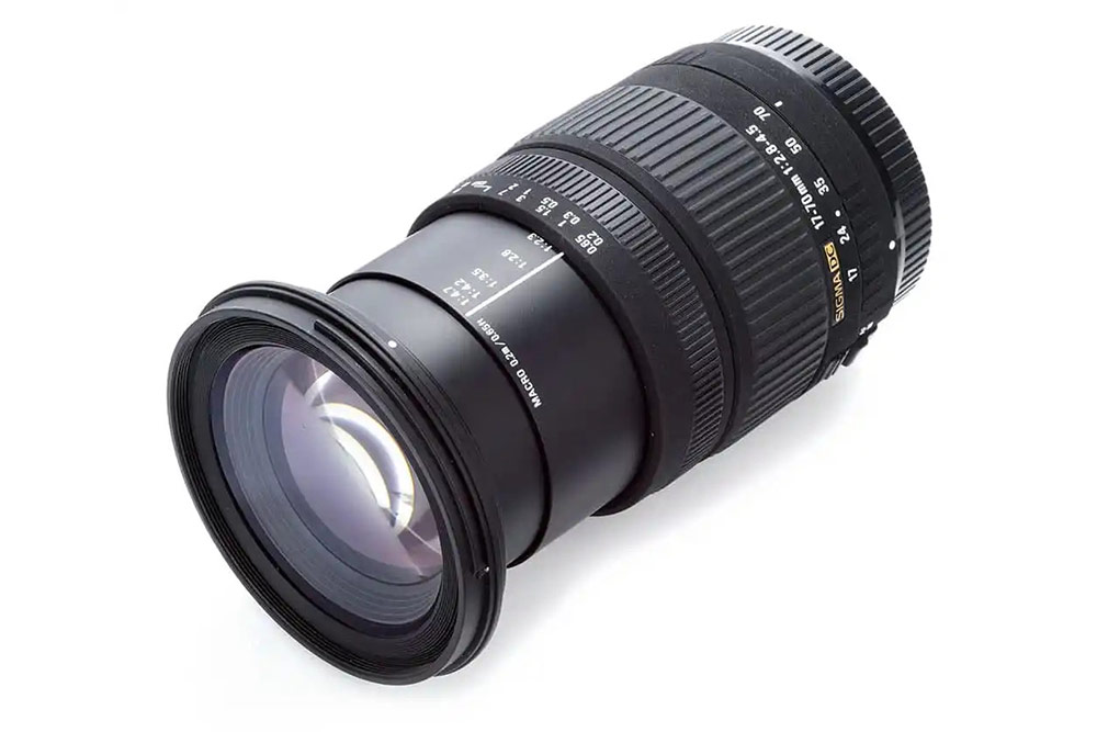 Best second-hand DSLR lenses: Sigma 17-70mm f/2.8-4.5 DC Macro