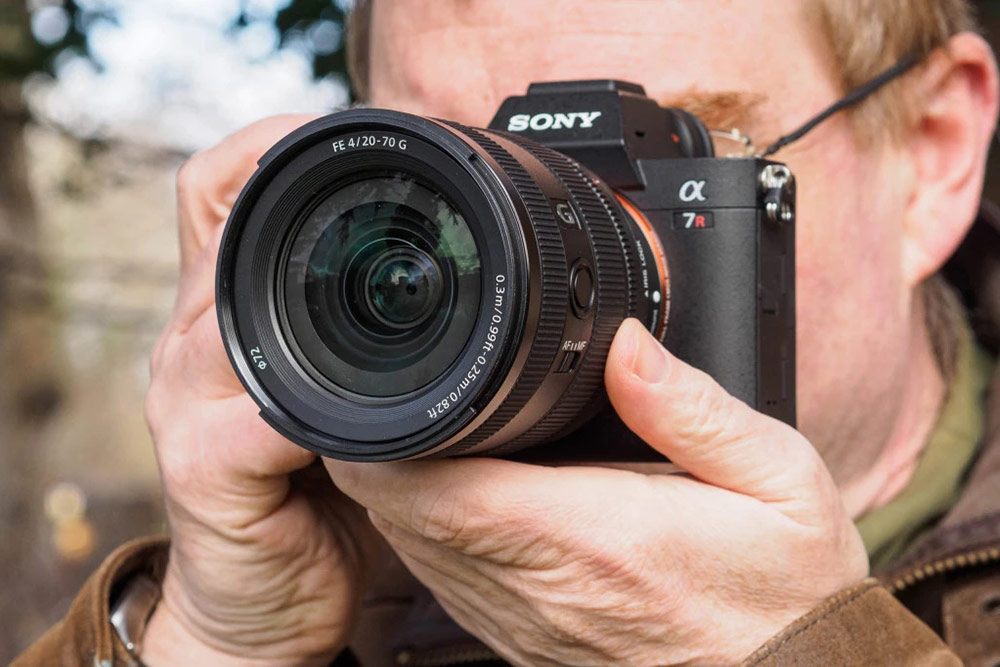 Sony FE 20-70mm F4 G lens review image