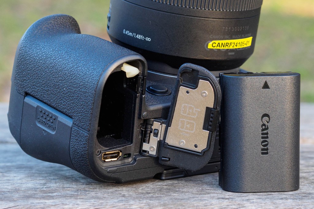Canon EOS R6 Mark II LP-E6 battery