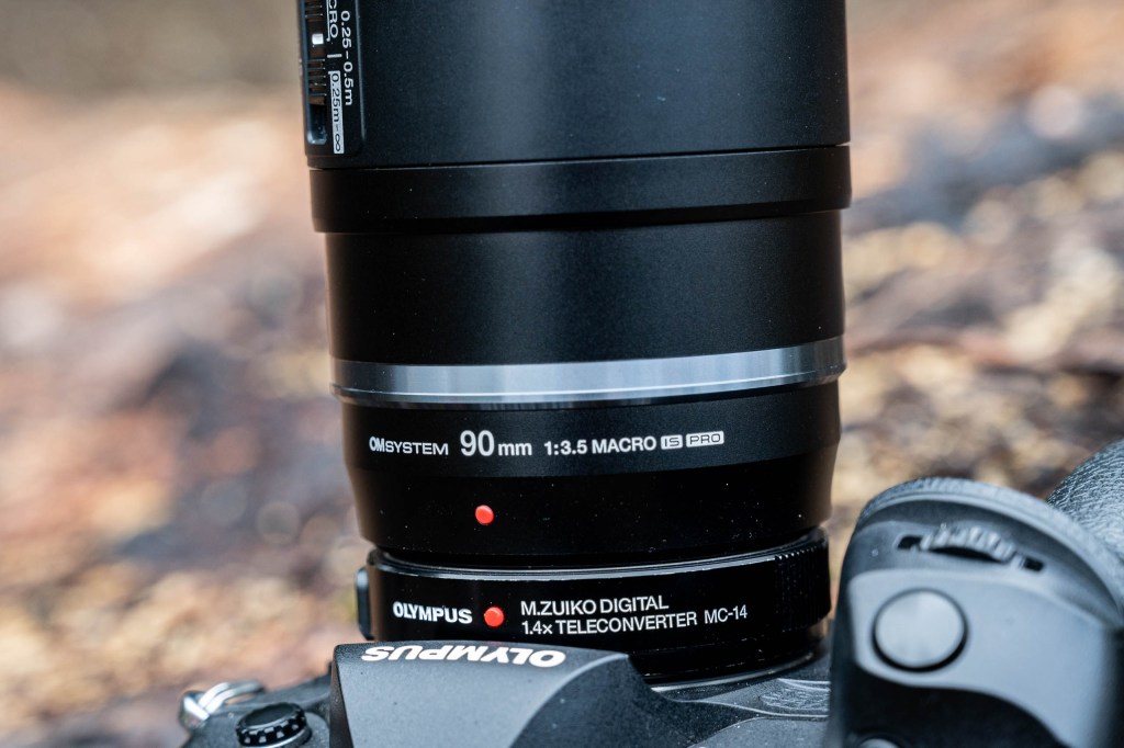 OM System M.Zuiko ED 90mm F3.5 Macro IS PRO close up Lens Review