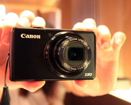 The Canon Powershot S90 looks almost identical to the S95. Photo: CC: WIKIMEDIA / FLICKR