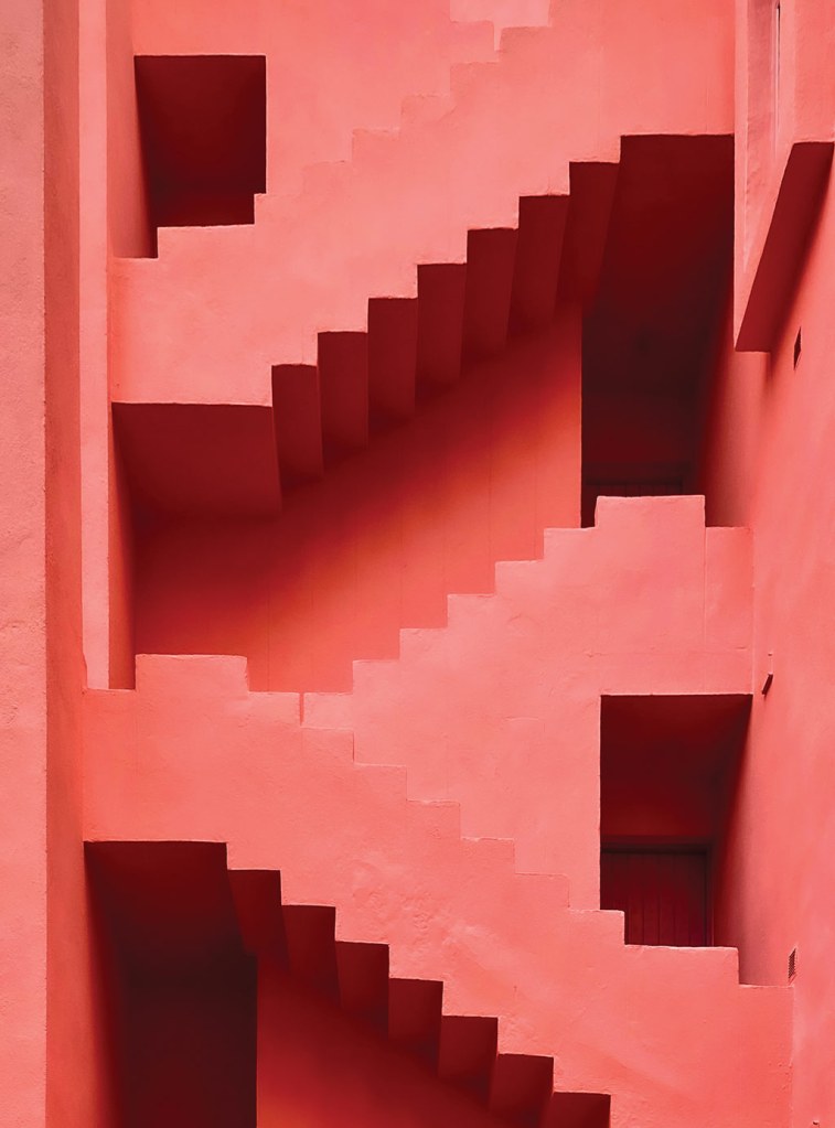 The Muralla Roja apartment complex in Manzanera, Calpe, Spain. How to take great travel photos with a smartphone Linda Wride architecture photography