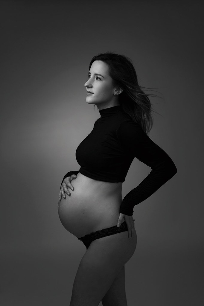 Maternity photography lighting tips, two-light set-up for maternity shoot