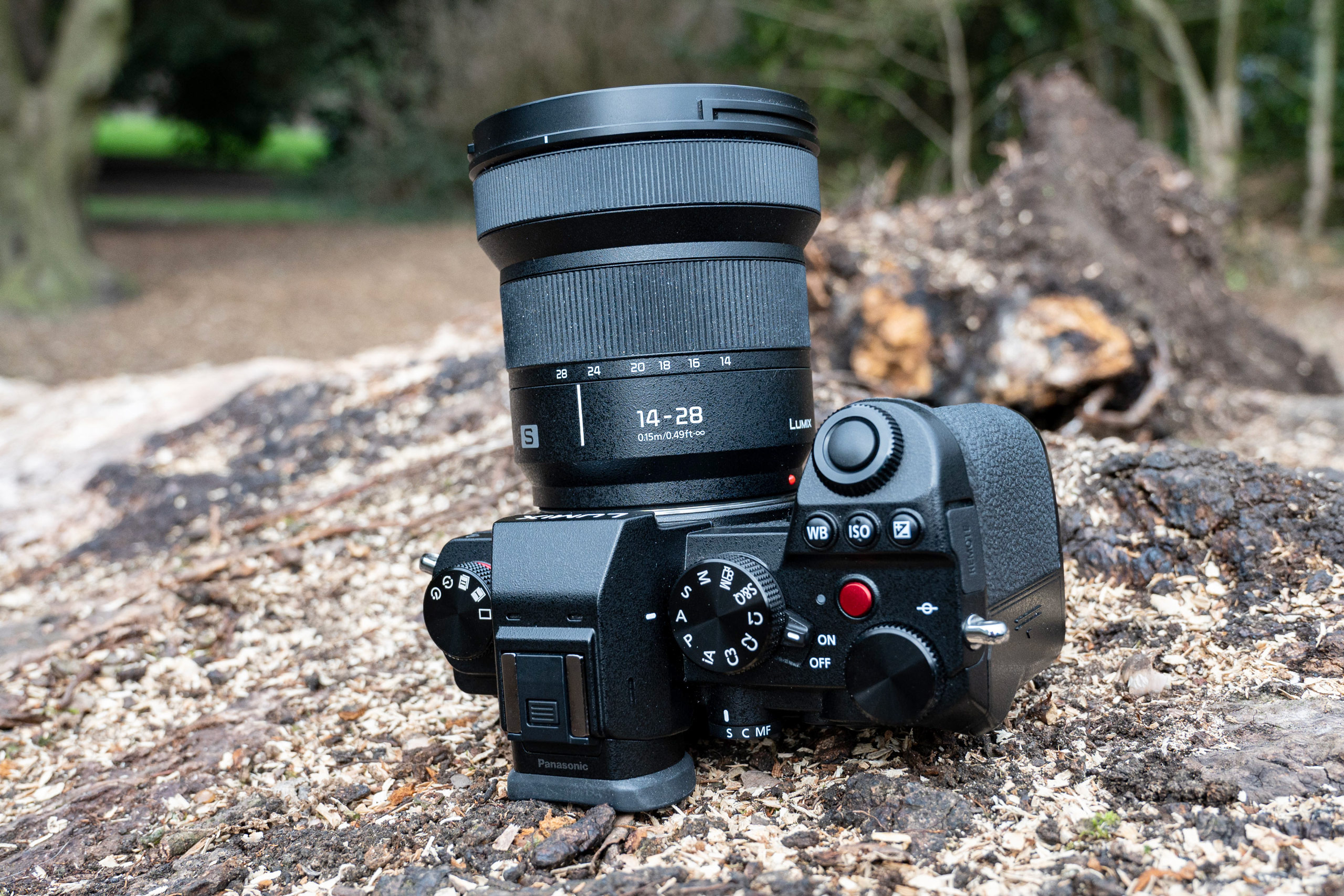Panasonic präsentiert LUMIX S 14-28mm F4-5.6 MACRO (S-R1428