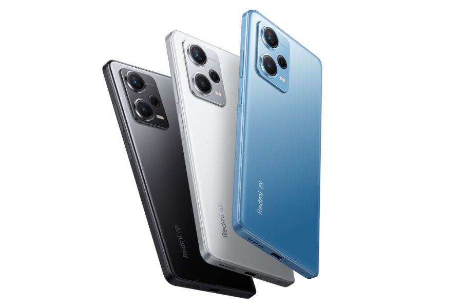The Redmi Note 12 Pro 5G in black, white and blue against a white background