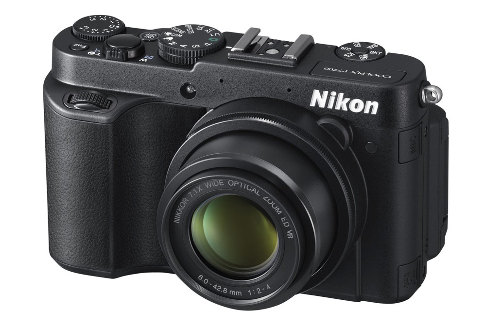 Nikon Coolpix P7700