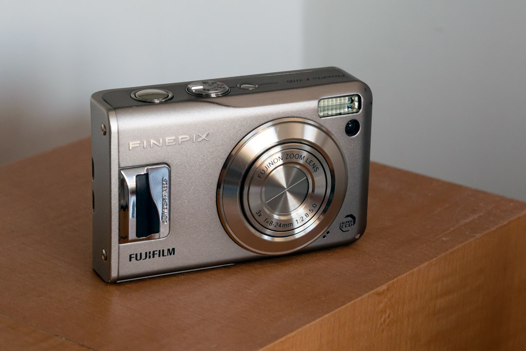 Vintage digital camera, the Fujifilm F31fd. Photo: (C) Joshua Waller