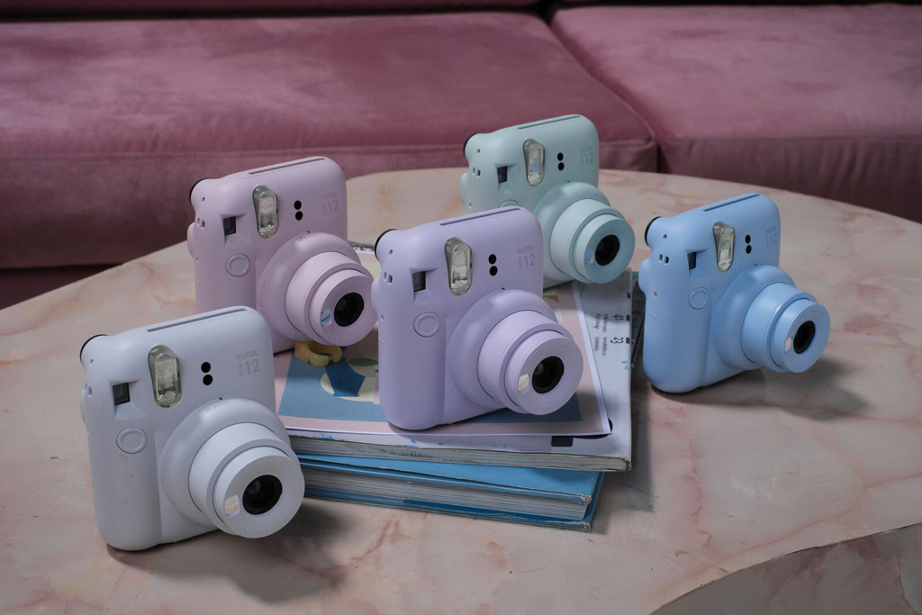 Fujifilm Instax Mini 12 Instant Camera with Case, Decoration (Clay White)