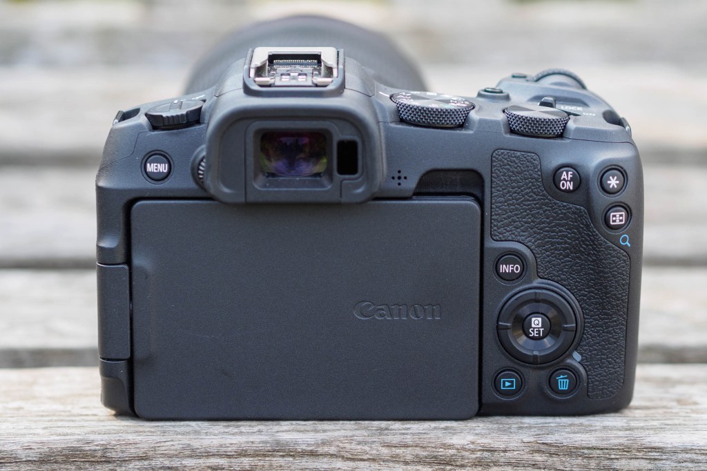 Canon EOS R8 back