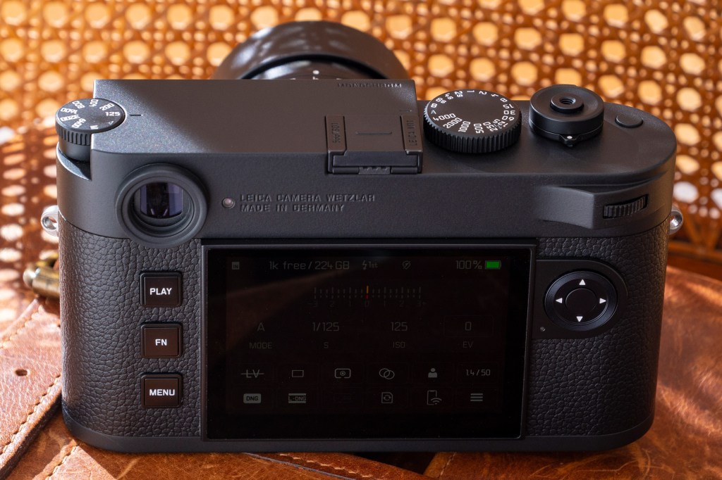 Leica M11 Monochrom controls on the back