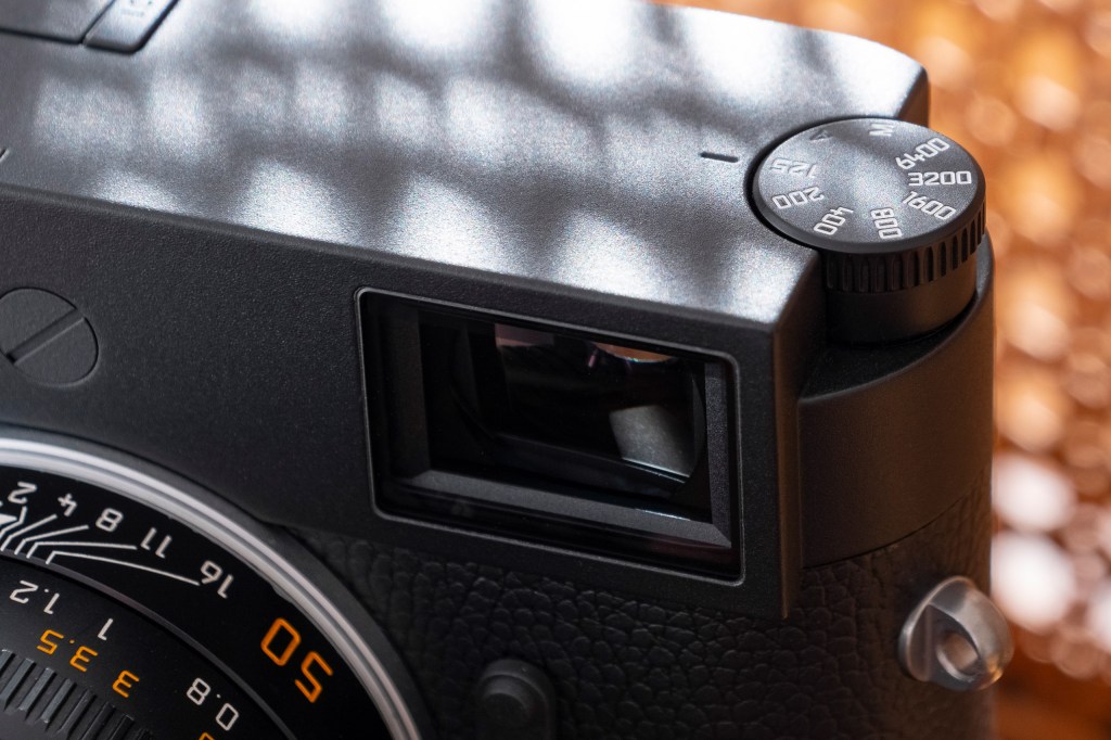 Leica M11 Monochrom viewfinder