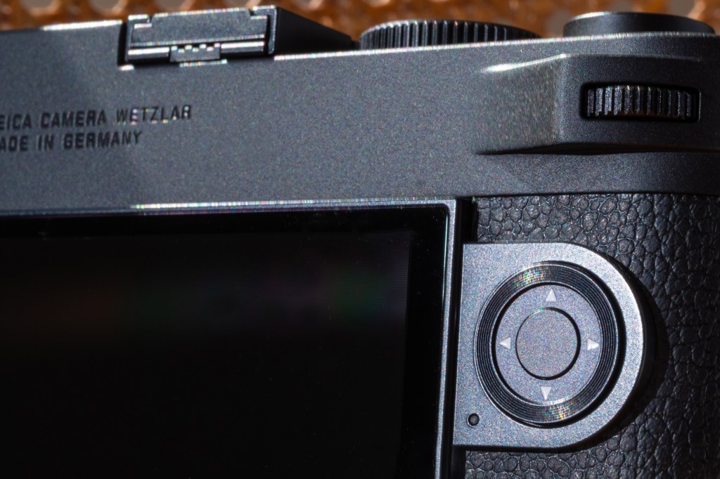 Leica M11 Monochrom d-pad controller