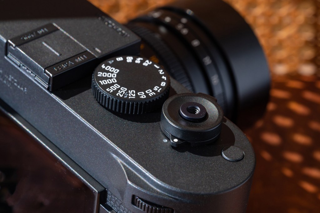 Leica M11 Monochrom shutter speed dial