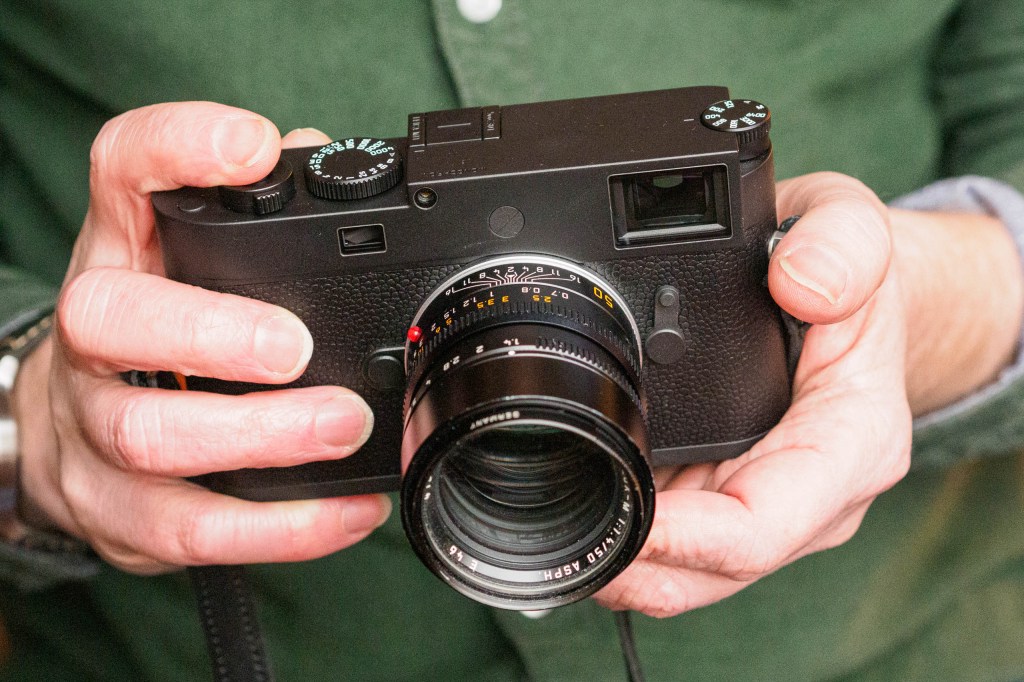 Leica M11 Monochrom in-hand