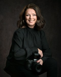 headshot of pro portrait photographer Therese Asplund